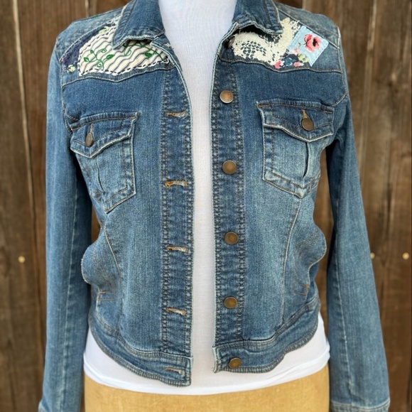 One-of-a-Kind Hand Painted & Hand Embroidered Vintage Patchwork Denim Jacket - Picture 1 of 9